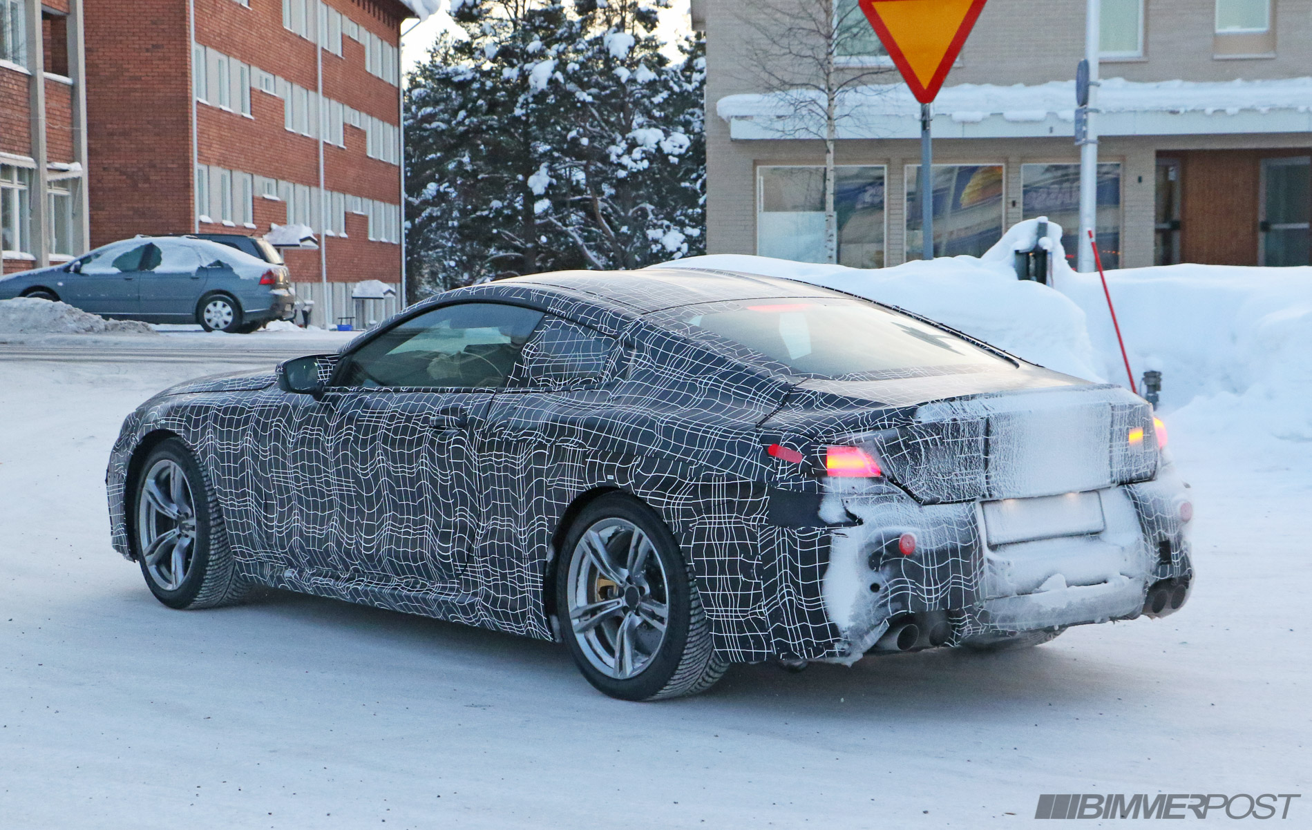 BMW%20M8%20Coupe%2010.jpg?w=128&h=135&fi
