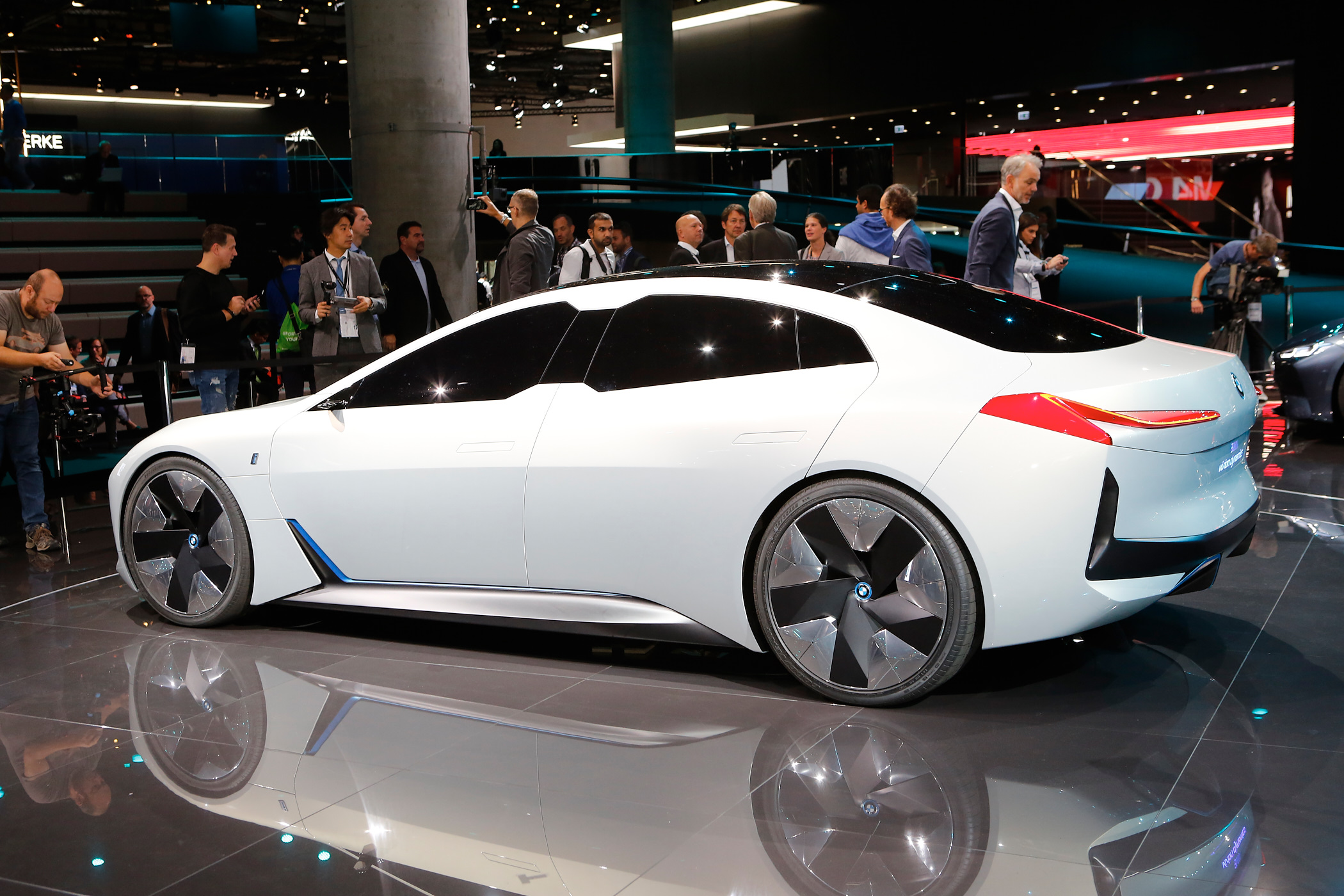 Электрокар bmw i4. Электрокар бмв i5. Vision dynamics. Бмв vision dynamic. Bmw i vision dynamics.