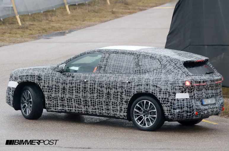 BMW%20iX3%209.jpg
