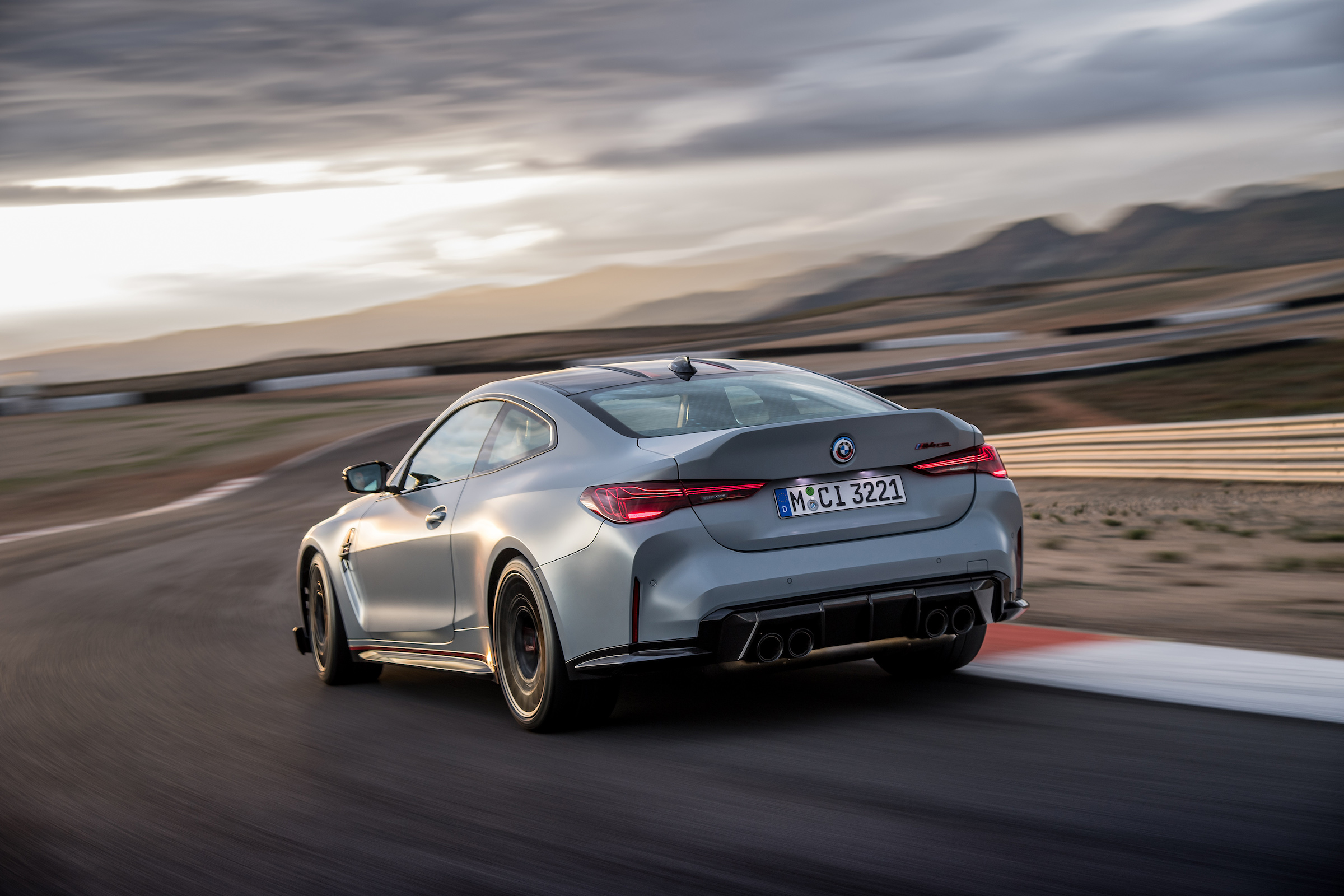 BMW%20M4%20CSL_Racetrack%20(4).jpg?w=142