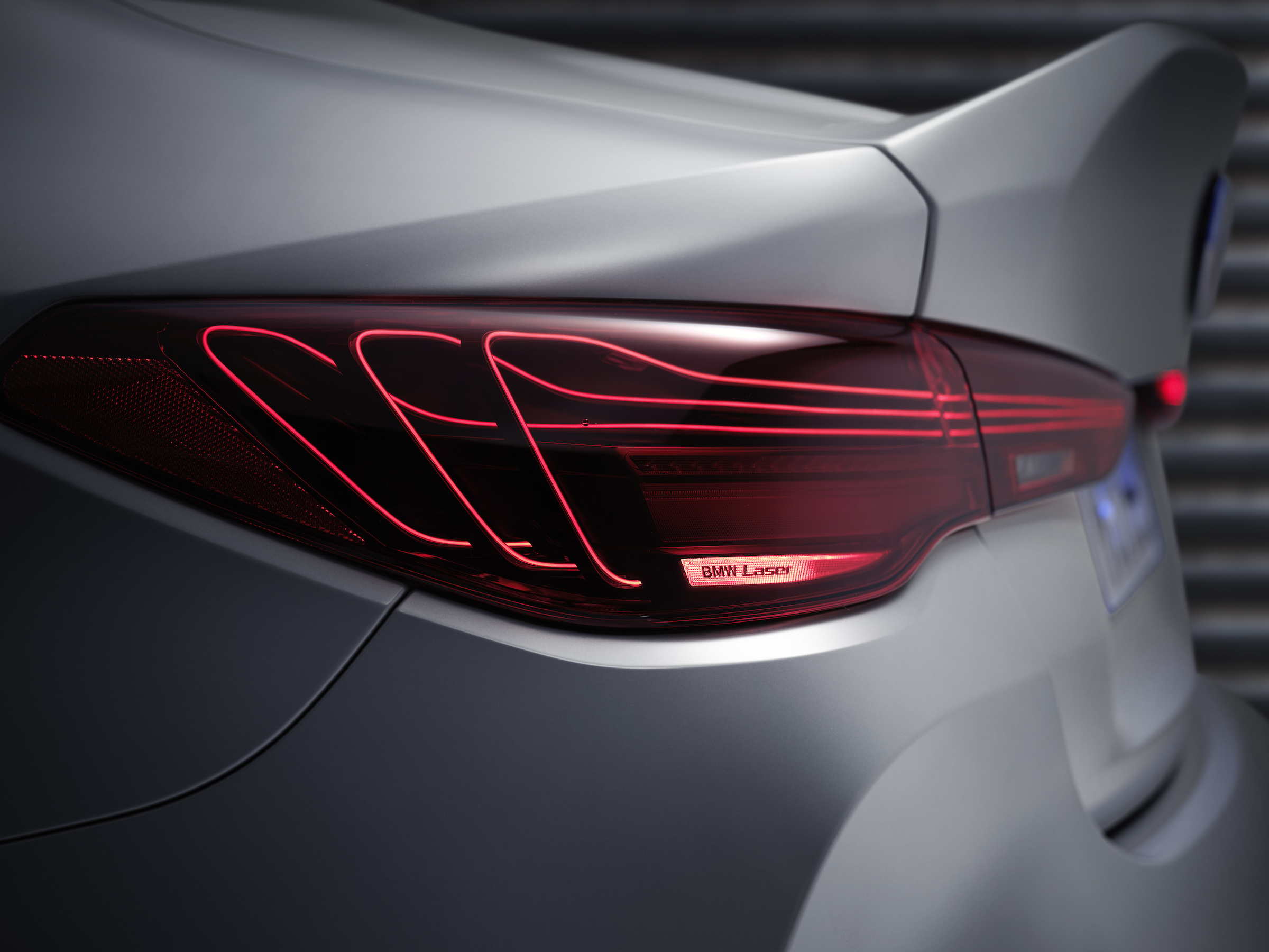BMW%20M4%20CSL_Studio%20(10).jpg?w=142&h