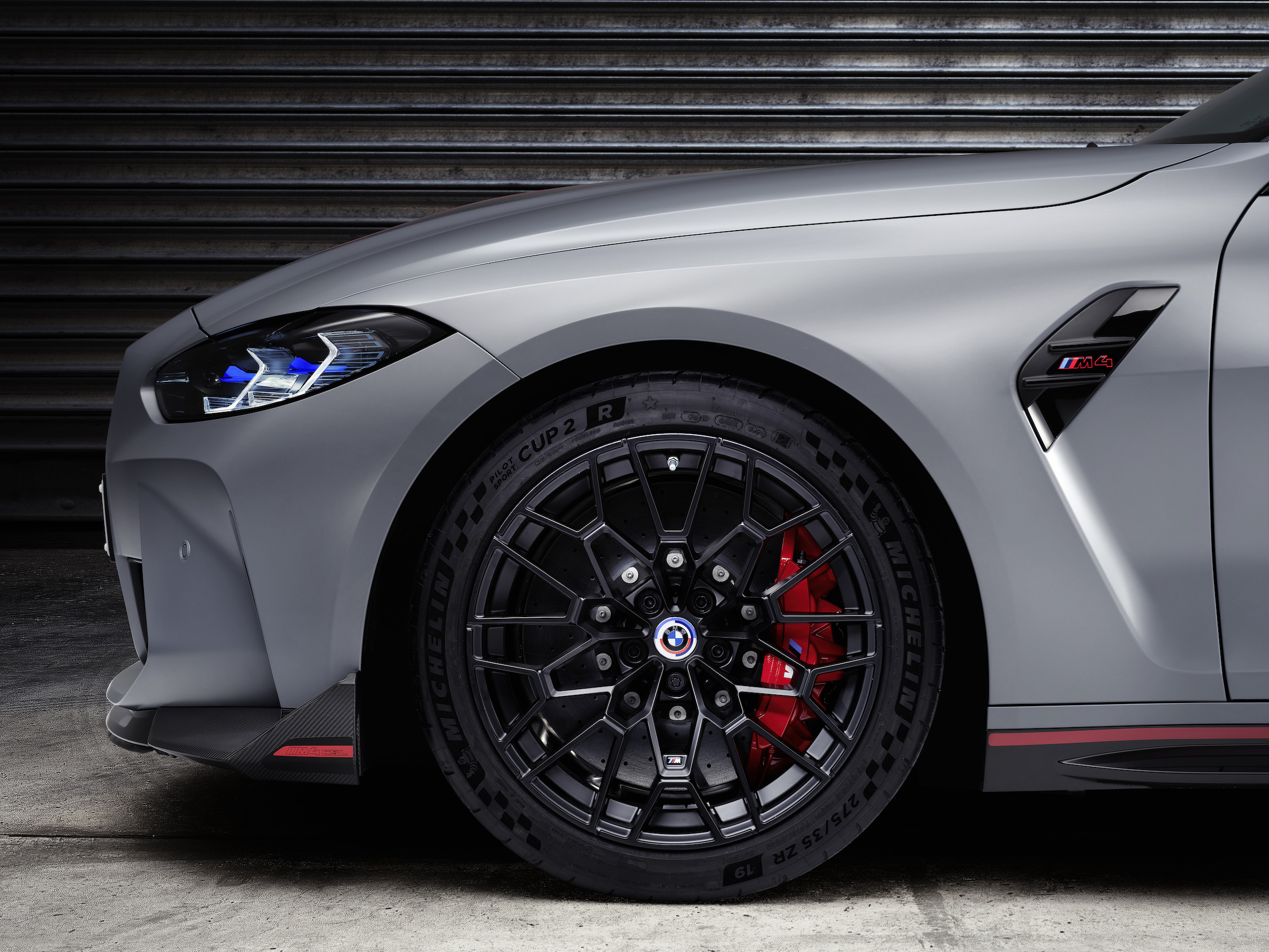 BMW%20M4%20CSL_Studio%20(6).jpg?w=142&h=