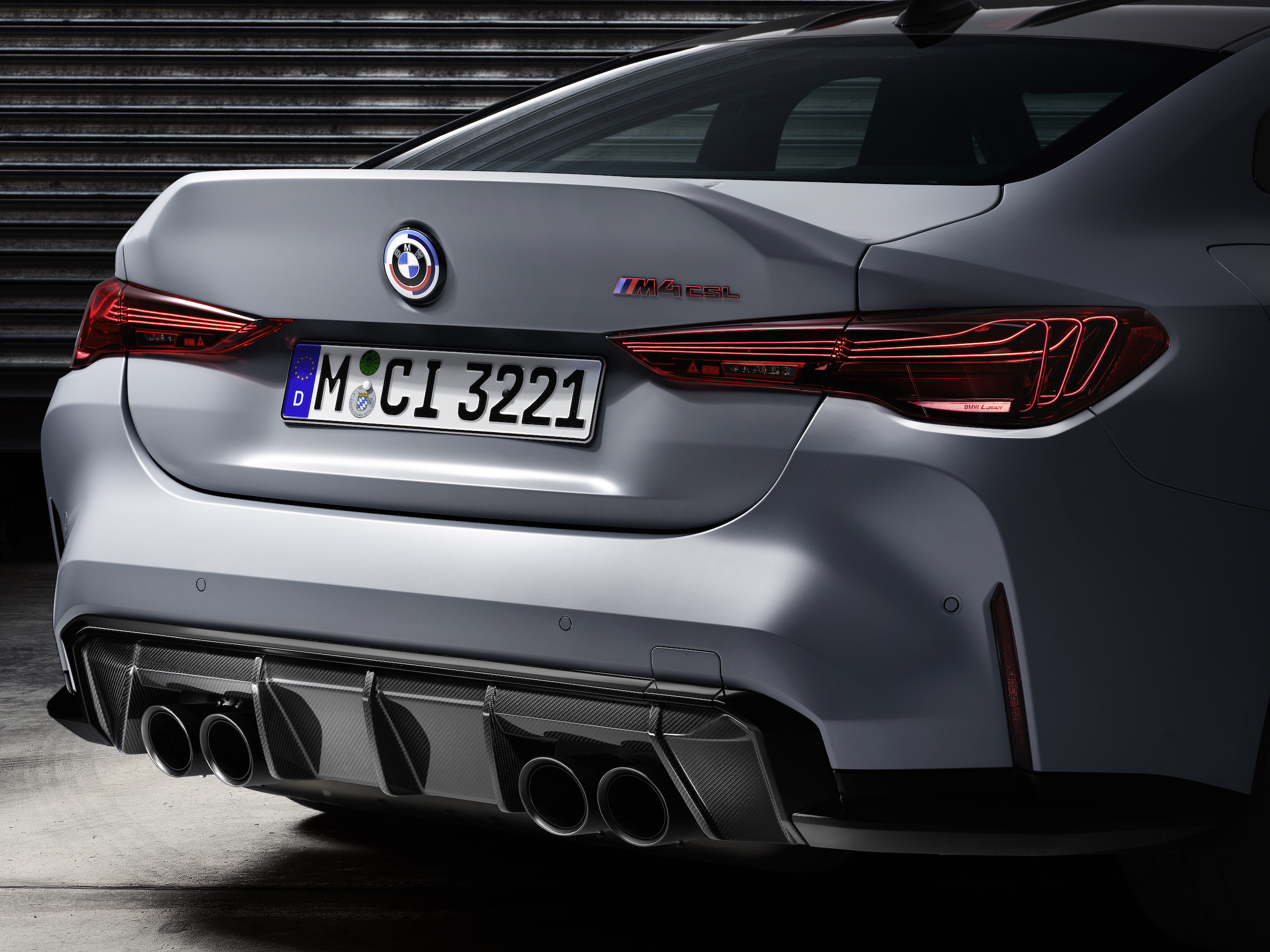 BMW%20M4%20CSL_Studio%20(7).jpg?w=142&h=