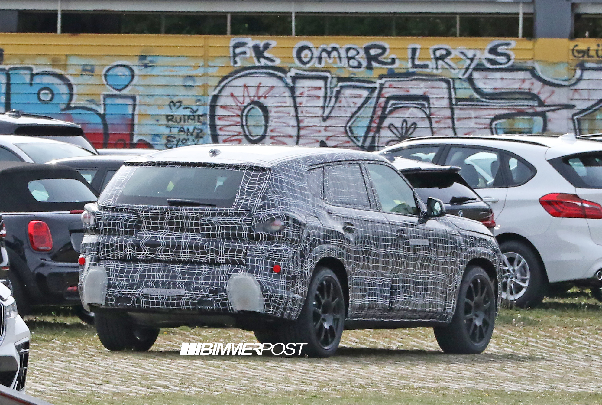 BMW%20X8%2010.jpg?w=251&h=251&fit=crop&c