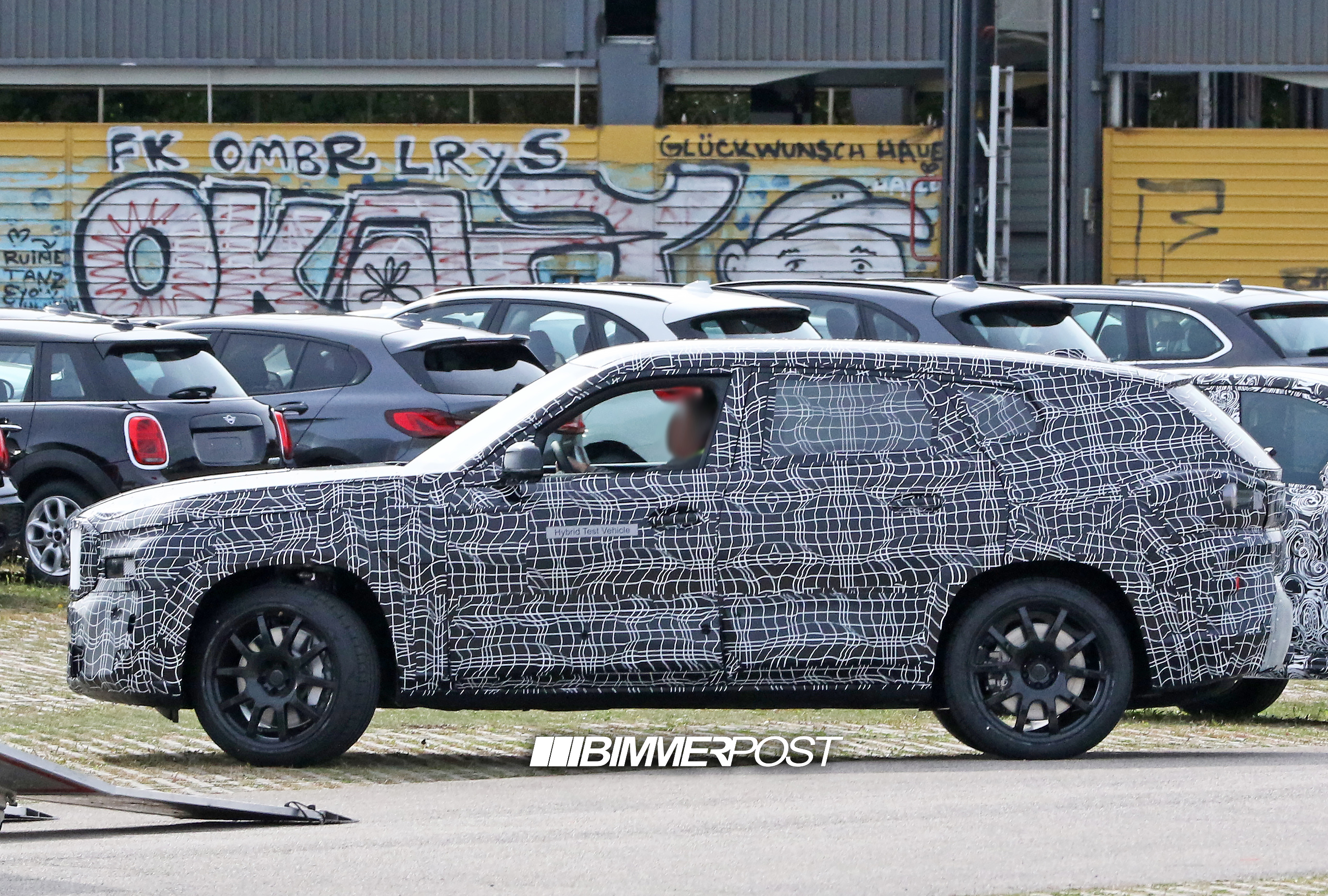 BMW%20X8%207.jpg?w=251&h=251&fit=crop&cr